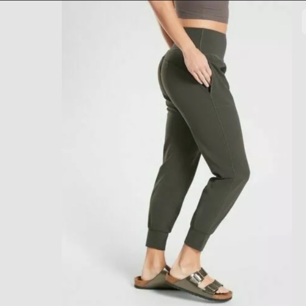 ATHLETA Salutation Cruise Jogger In Powervita NWT - Picture 2 of 3